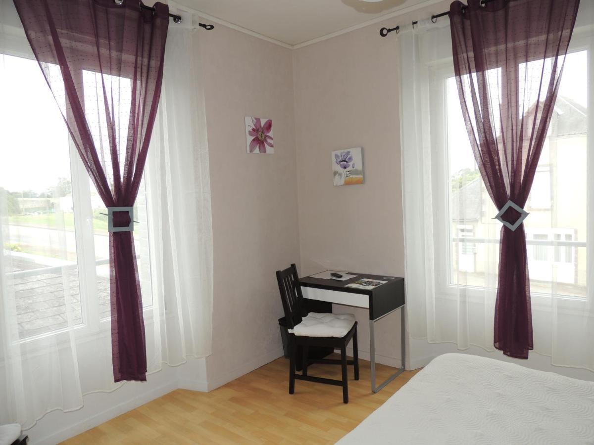 Le Gue De Genes Hotel Ambrieres Les Vallees Cameră foto